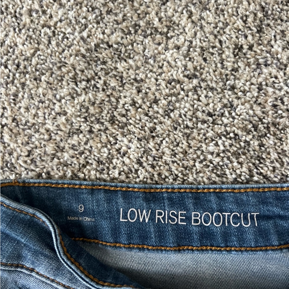 SO Low Rise Bootcut Jeans - Picture 2 of 4